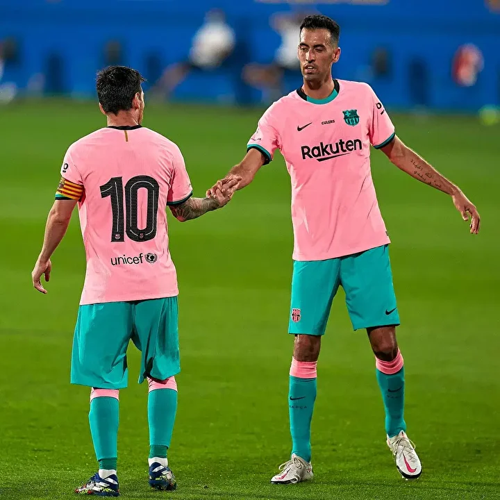 Barcelona efsanesinden şok karar: Futbolu bırakma kararı aldı! 2 barcelona efsanesinden sok karar futbolu birakma karari aldi 1