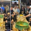 Yanan orman temizleniyor kesilen ağaçlar istifleniyor bartinda 2 asirlik gelenek 3 saat boyunca topluca misir soydular bLpB94Fl.webp