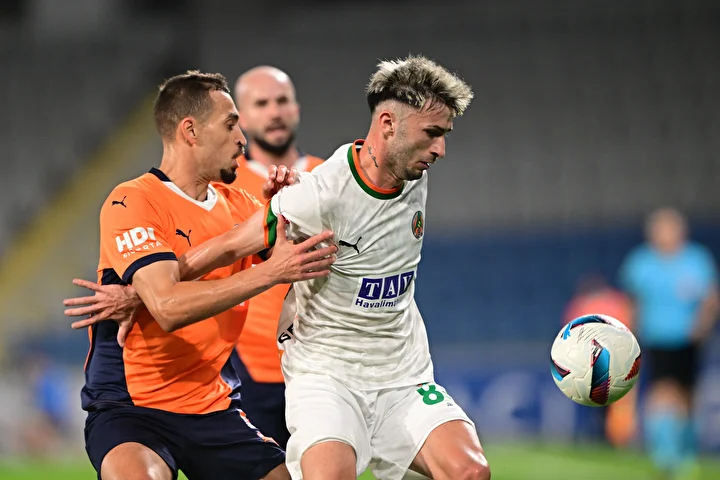 basaksehir fk alanyaspor mac takimi ve mumkun 11ler 4 VmAWqXAh
