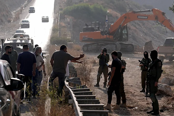 bati seria sakinleri israilin kusatma tehdidini protesto etti 12 R2Btu2Bl