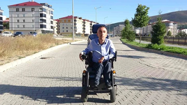 Bayburt'ta ehliyetsiz şoför engelli vatandaşa çarpıp kaçtı: Yalnızca ben değil insanlık ve vicdan da yaralandı 5 bayburtta ehliyetsiz sofor engelli vatandasa carpip kacti yalnizca ben degil insanlik ve vicdan da