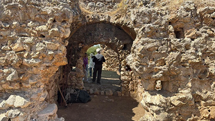 becin kalesindeki 600 yillik medrese yine ayaga kalkacak 3