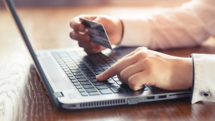 berber tavsiyesi felakete yol acti internetten aldigi sampuan kor ediyordu 48 saatte dehseti yasadi QwcYUqlr