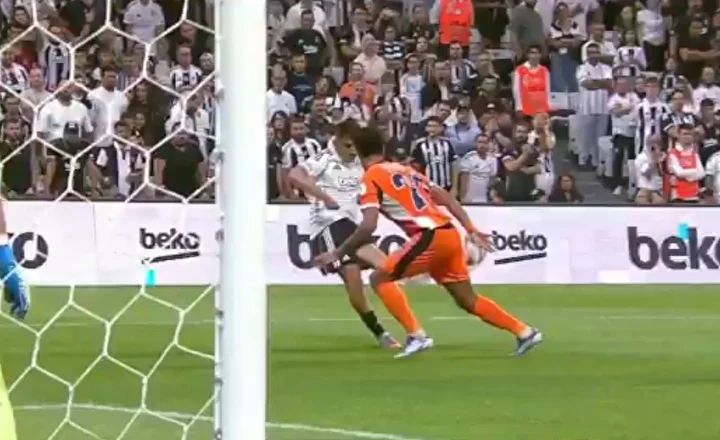 Beşiktaş-Başakşehir maçına damga vuran karar: Eski hakemler penaltı beklentisi için ne dedi? 7 besiktas basaksehir macina damga vuran karar eski hakemler penalti beklentisi icin ne dedi 6 ci4Ls4t6