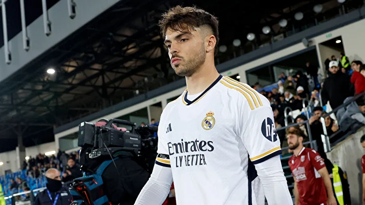 Beşiktaş’tan Real Madrid’in 40 milyonluk yıldızına teklif: Kiralık olarak geliyor! 7 besiktastan real madridin 40 milyonluk yildizina teklif kiralik olarak geliyor 6 z9MsJLv9