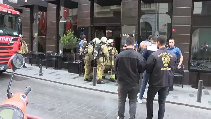 Beyoğlu’nda 6 katlı otelde çıkan yangın paniğe neden oldu 6 beyoglunda 6 katli otelde cikan yangin panige neden oldu 5 Y3ODWskm
