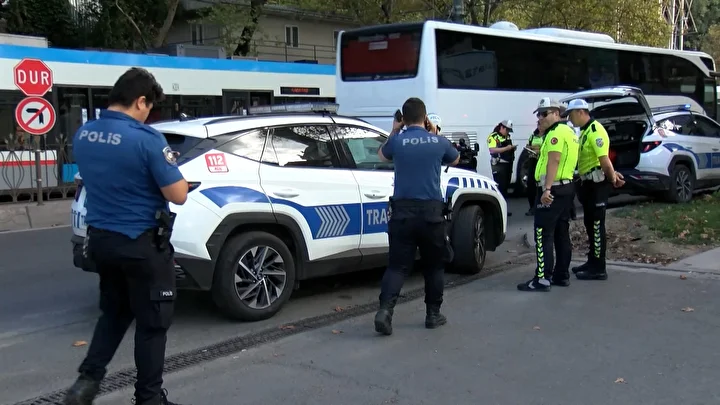 beyoglunda tramvay yayaya carpti 1