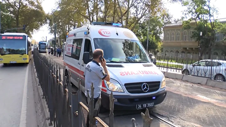 beyoglunda tramvay yayaya carpti 3 wzpF77Vu