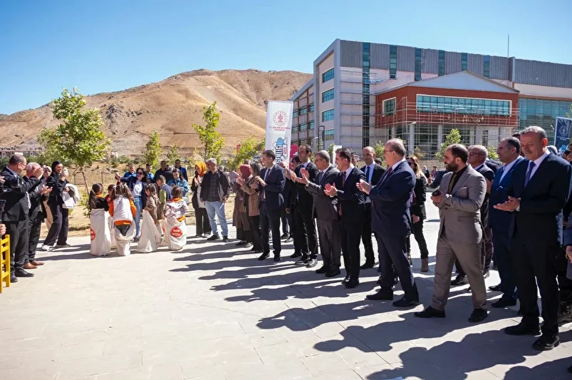 Bir Anadolu Şenliği'nin kapanış durağı: Bitlis 9 bir anadolu senliginin kapanis duragi bitlis 8 ub3MfWig