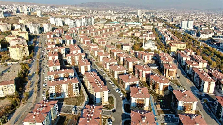 bir kent adeta bastan kuruldu elazigda 36 bin konut depremzedelere teslim edildi 5 5YDsrC73