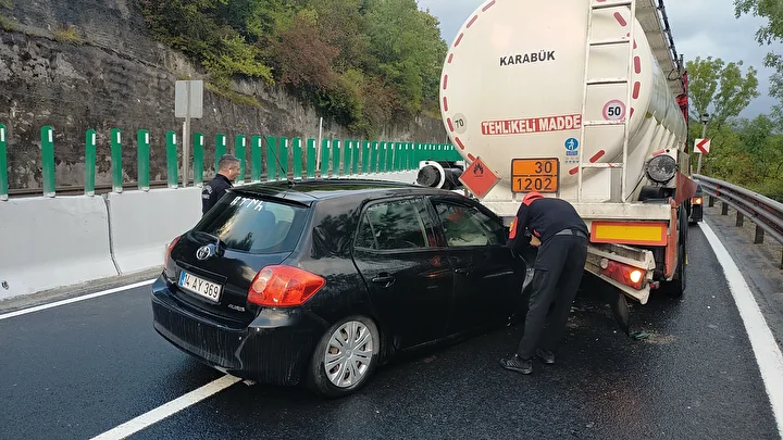 Bolu Dağı'ndaki zincirleme kazada bir kişi ağır yaralandı 1 bolu dagindaki zincirleme kazada bir kisi agir yaralandi 0 ycyQKGmf