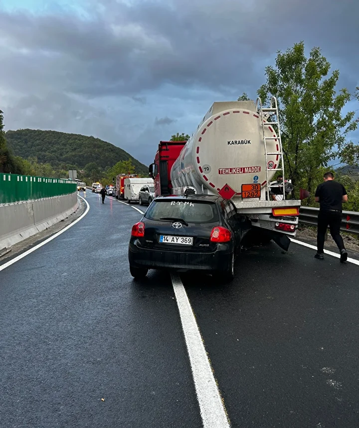 Bolu Dağı'ndaki zincirleme kazada bir kişi ağır yaralandı 5 bolu dagindaki zincirleme kazada bir kisi agir yaralandi 4