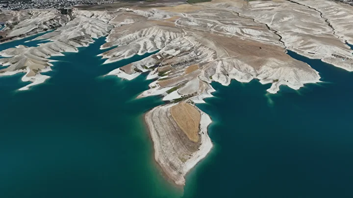 burasi maldivler degil turkiye sular cekilince ortaya cikti neresi oldugunu ogrenince cok sasiracaksiniz 0 Erm4KJS1