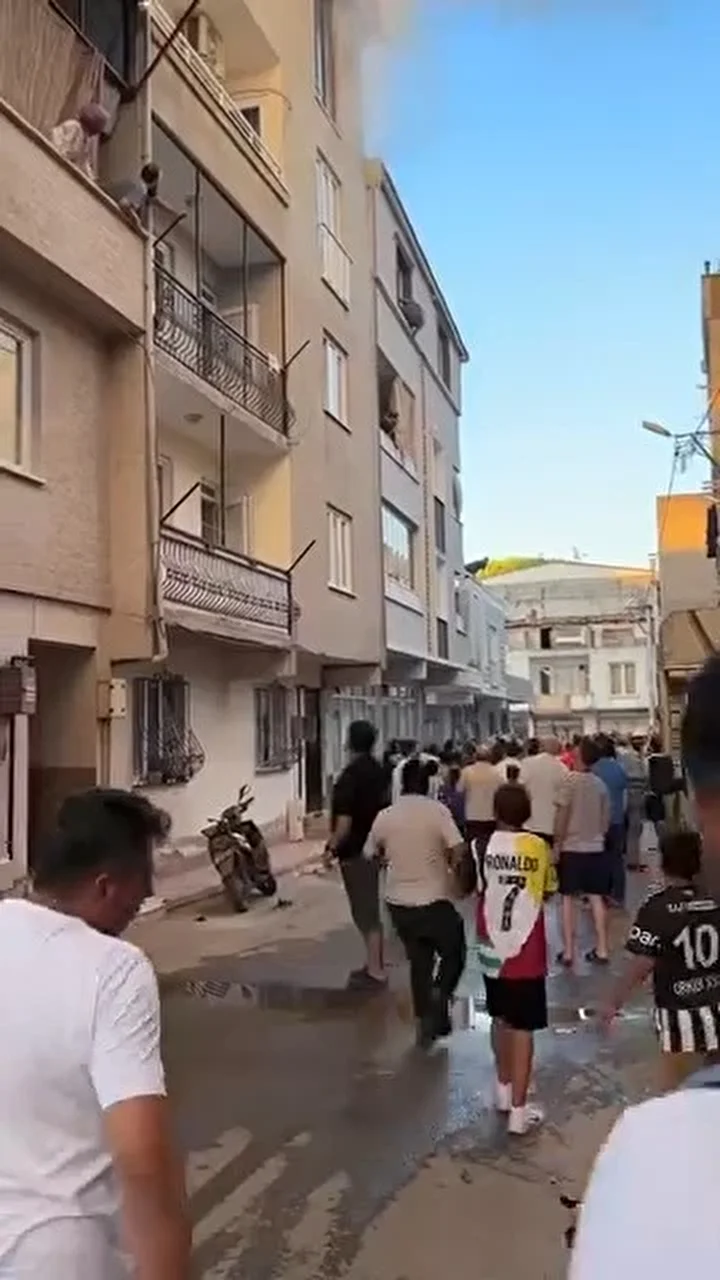 Bursa'da dehşet anları: Evvel çocuğunu attı, sonra kendisi atladı 9 bursada dehset anlari evvel cocugunu atti sonra kendisi atladi 8 NKjdb8hF