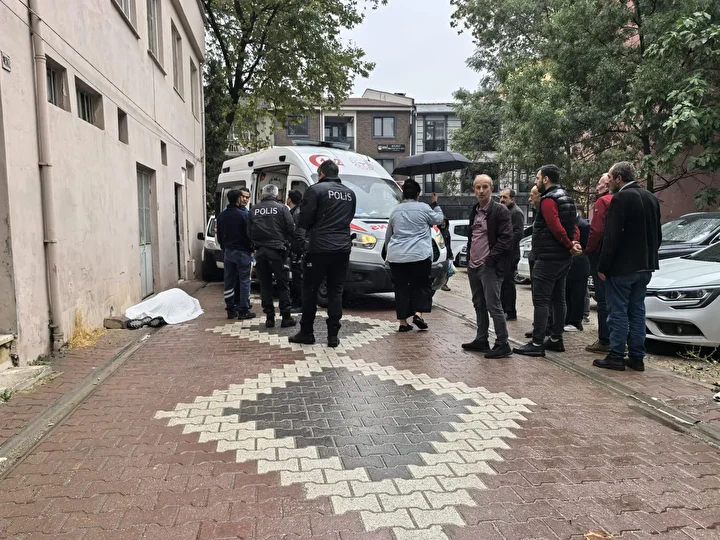Bursa'da yol kenarında meyyit bulundu 3 bursada yol kenarinda meyyit bulundu 2 5kdMp41B