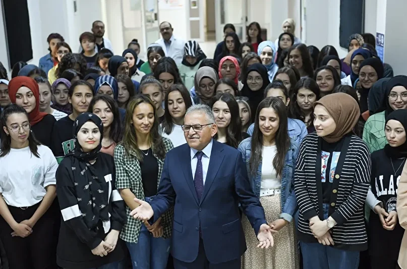 buyukkilictan 10 bin ogrenciye 42 milyon tllik kirtasiye ve beslenme takviyesi 1 EjjiZZbC