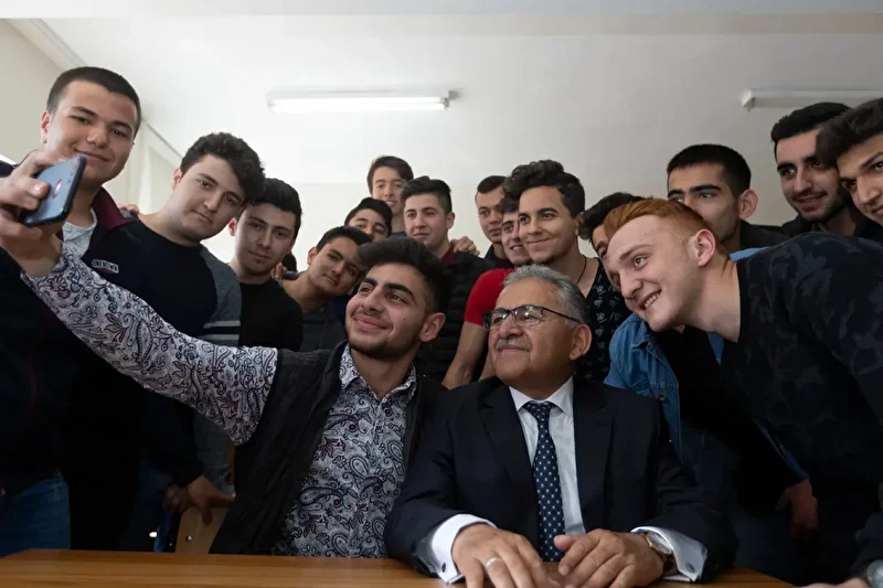 buyukkilictan 10 bin ogrenciye 42 milyon tllik kirtasiye ve beslenme takviyesi 2 HBLkfI5n
