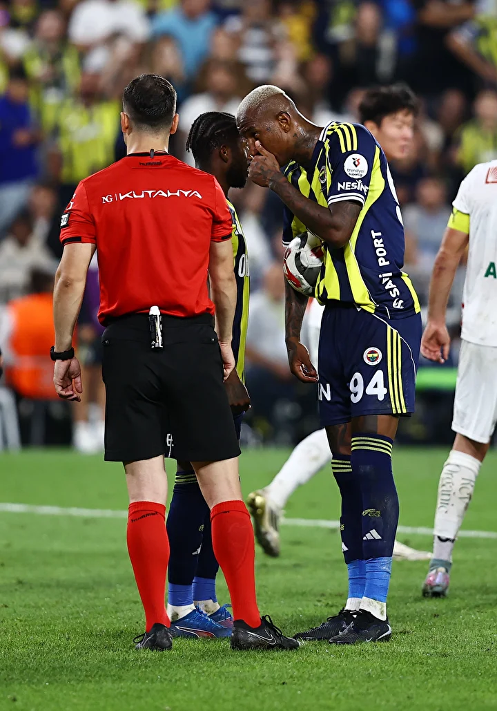 cenk tosundan mac sonu olay aciklama bana penalti dedi 0