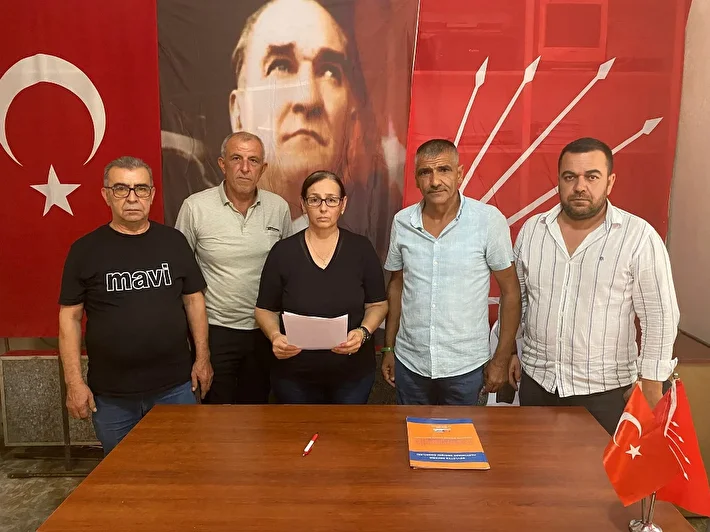 CHP'de ilçe başkanı ve yönetimi 'baskı var' diyerek istifa etti 1 chpde ilce baskani ve yonetimi baski var diyerek istifa etti 0 Uq7PA6sv