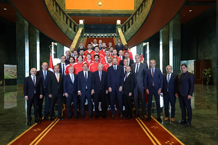 Cumhurbaşkanı Erdoğan A Ulusal Basketbol Grubu'nu kabul etti: Olağanüstü bir ivme yakaladık 8 cumhurbaskani erdogan a ulusal basketbol grubunu kabul etti olaganustu bir ivme yakaladik 7 BfZCgdPw