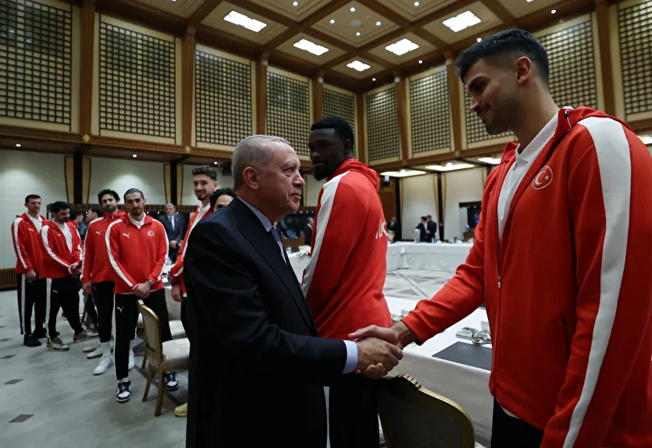 Cumhurbaşkanı Erdoğan A Ulusal Basketbol Grubu'nu kabul etti: Olağanüstü bir ivme yakaladık 10 cumhurbaskani erdogan a ulusal basketbol grubunu kabul etti olaganustu bir ivme yakaladik 9 JffaHBCT