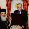 Cumhurbaşkanı Erdoğan Kudüs Rum Ortadoks Patriği Giannopoulos’u kabul etti cumhurbaskani erdogan kudus rum ortodoks patrigi giannopoulosu kabul etti LVuRCJqg.webp