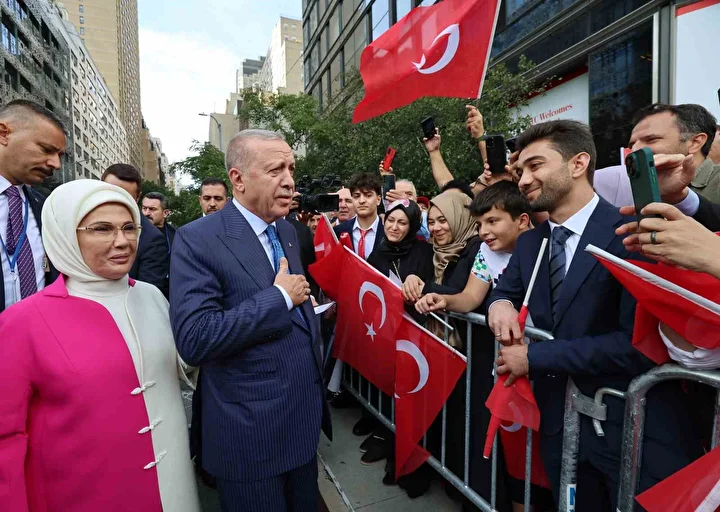 cumhurbaskani erdogan new yorkta vatandaslarla bir ortaya geldi 4 lV4FsMr3
