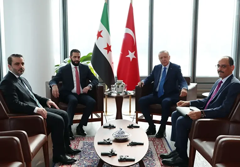 cumhurbaskani erdogan turkevinde sarayi kabul etti 1 CrYrFeC3