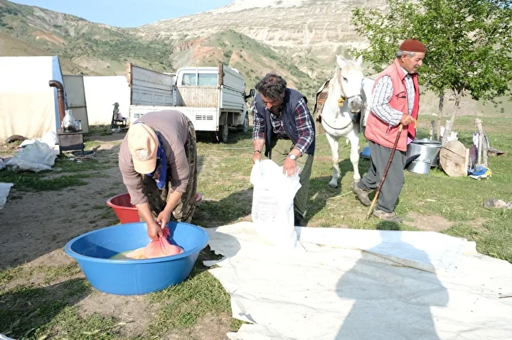 cuval cuval cikariyorlar nami tum turkiyeyi sardi 120 gun saklaniyor her yerden talep yagiyor vW6w2ft6