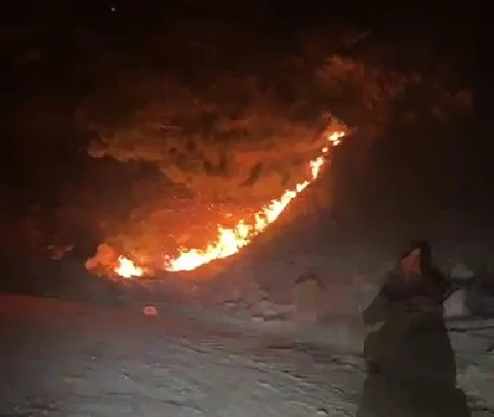 dagdan yuvarlanan alevli kutuk yanginin buyumesine neden oldu 0 iKcZnXJi
