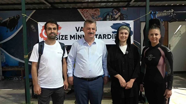 denizin tabaninda filistin bayragi actilar 4 nzYQBCGm