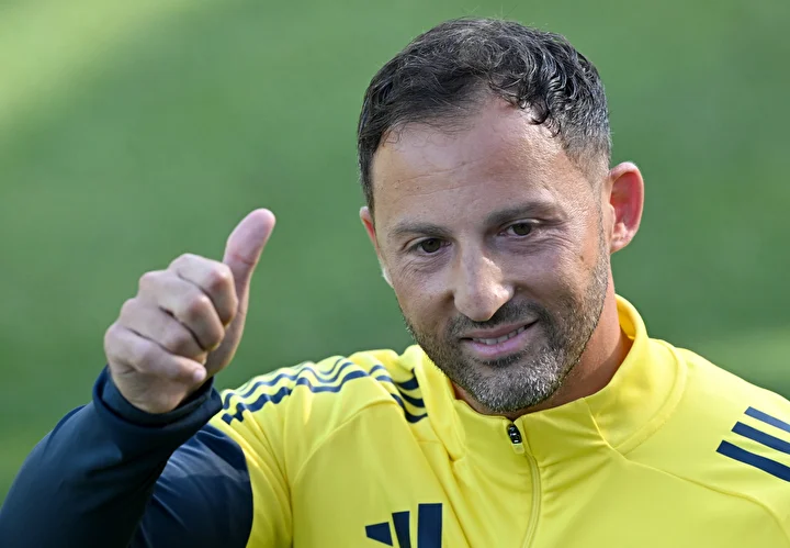 Domenico Tedesco oynatacağı sistemi açıkladı 2 domenico tedesco oynatacagi sistemi acikladi 1 QTS932sh