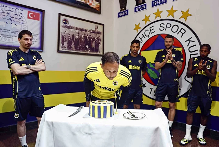 Domenico Tedesco oynatacağı sistemi açıkladı 7 domenico tedesco oynatacagi sistemi acikladi 6