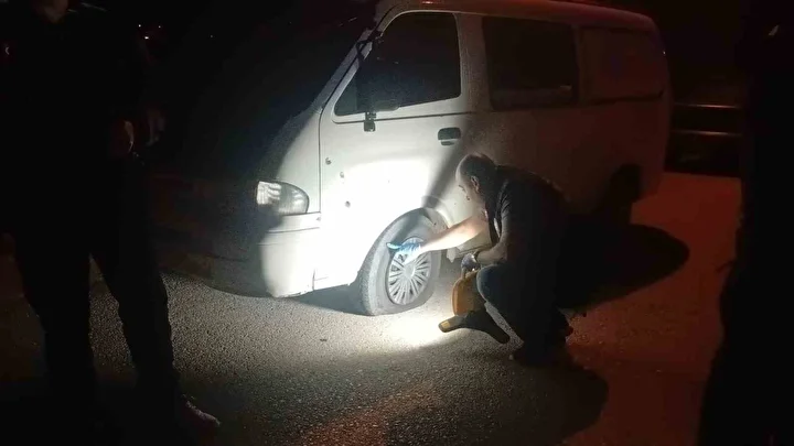 dur ihtarina uymadi aracla polis memuruna carpip kacti 0 ReRraObe