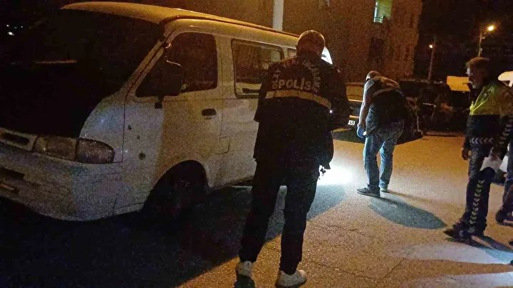 dur ihtarina uymadi aracla polis memuruna carpip kacti 1 eyQiDLkF