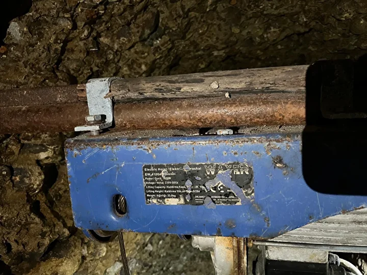 dusunde gordu 12 metrelik tunel kazdi define arayan anne ile oglu yakalandi 5 GeI4TssA