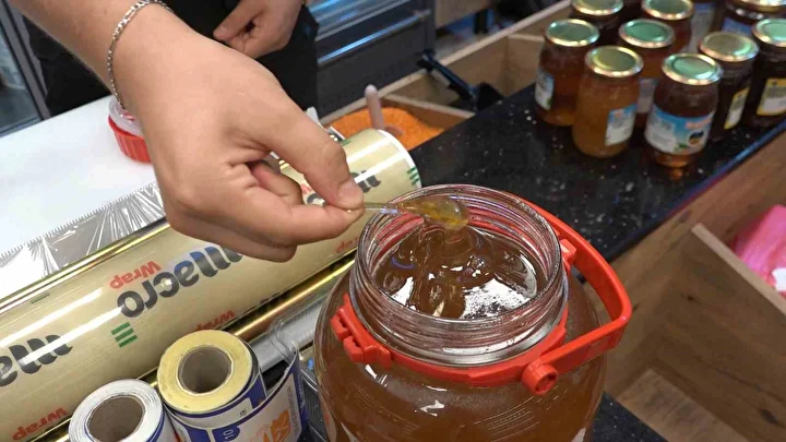 Düzmece bal nasıl anlaşılır? Kristalleşen bal geçersiz mi gerçek mi? İşte gerçek balı ayırt etmenin en sağlam yolları 4 duzmece bal nasil anlasilir kristallesen bal gecersiz mi gercek mi iste gercek bali ayirt n4UaJBQT