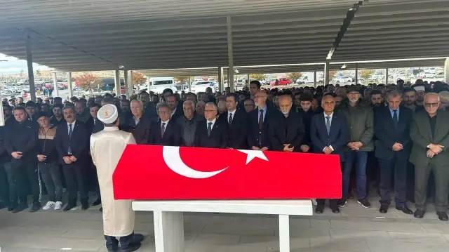 Edebiyatın ulusal sesi Yavuz Bülent Bakiler Sivas’ta son seyahatine uğurlandı: Vasiyeti yerine getirildi edebiyatin ulusal sesi yavuz bulent bakiler sivasta son seyahatine ugurlandi vasiyeti yerine getirildi JTA3uudn.webp