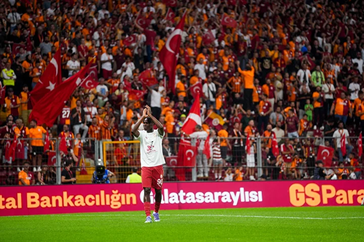 Eintracht Frankfurt cephesinden flaş Galatasaray önlemi! Hukuk ofisiyle anlaştılar 6 eintracht frankfurt cephesinden flas galatasaray onlemi hukuk ofisiyle anlastilar 5 Oz5fOQ8j