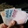 HURDA TEŞVİKİ SON DAKİKA GELİŞMELER 2025: ÖTV Muafiyeti, Yerli Araç Takviyesi Müracaat, 20 Yaş Üstü Araç Teşviki Kuralları Sıralı Liste Şekillendi emekliye artirima ek 63 puan refah hissesi rotasi olustu 16881 tl taban maas alan sdwbVaew.webp
