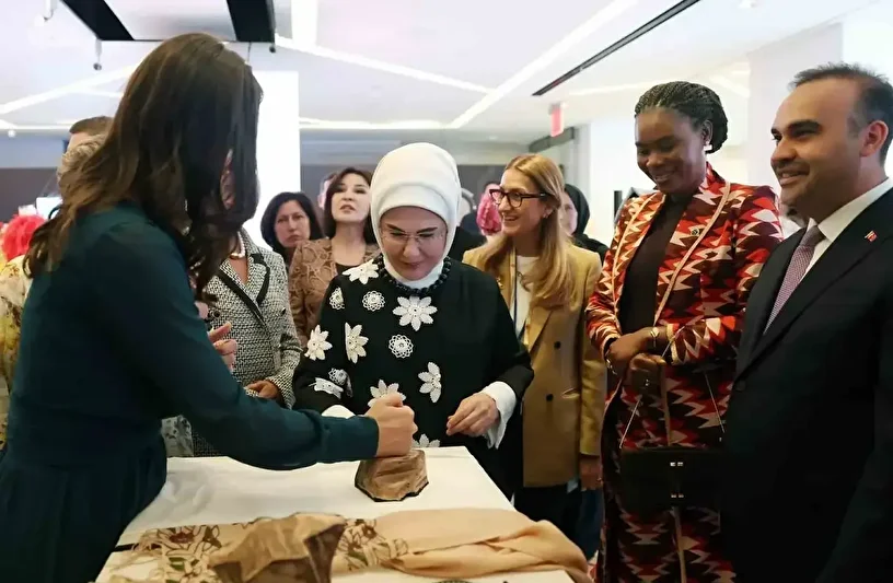 emine erdogan gabon cumhurbaskaninin esi nguema ile gorustu 0 fUh6eUCk