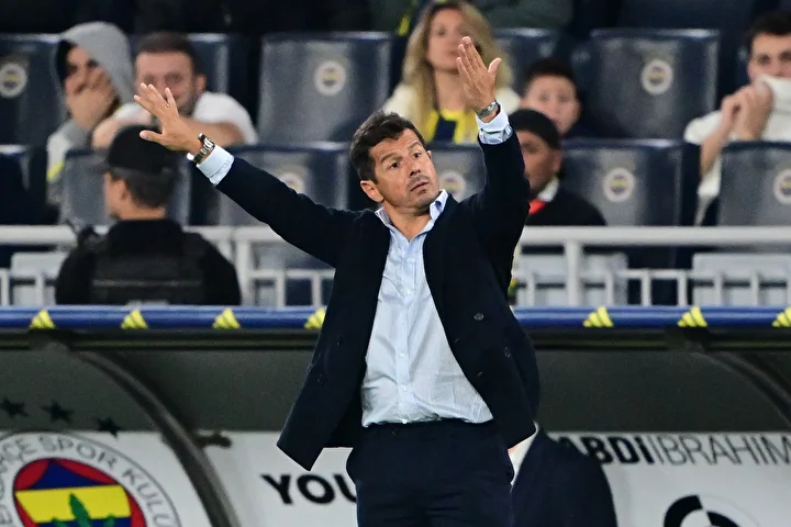 Emre Belözoğlu'ndan maç sonu açıklaması: "Fenerbahçe ile adımın anılması..." 5 emre belozoglundan mac sonu aciklamasi fenerbahce ile adimin anilmasi 4 rdEuUfLN