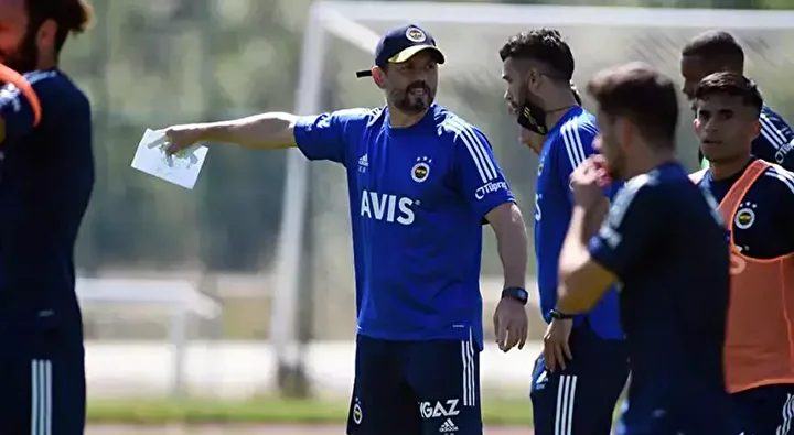 Erol Bulut'tan gündem olan Fenerbahçe itirafı: 'Almayın' dedim sakat futbolcuyu transfer ettiler 3 erol buluttan gundem olan fenerbahce itirafi almayin dedim sakat futbolcuyu transfer ettiler 2 ed2q18pZ