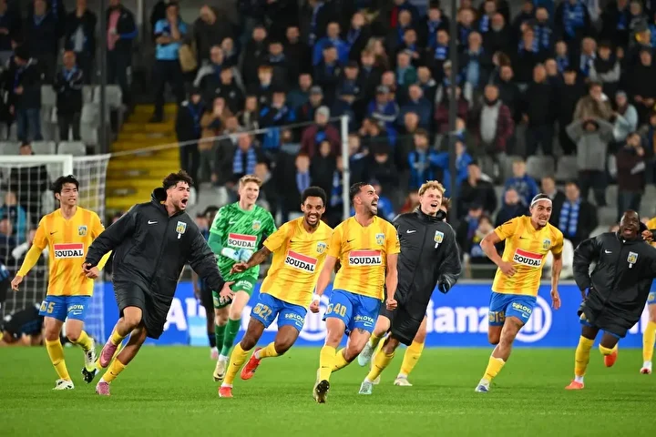 Eski Galatasaraylı futbolcu 10 gollü maça damga vurdu: 6 dakikada 2 gol attı, uzatmalarda taraftarı çıldırttı! 5 eski galatasarayli futbolcu 10 gollu maca damga vurdu 6 dakikada 2 gol atti uzatmalarda zi7cNtFD
