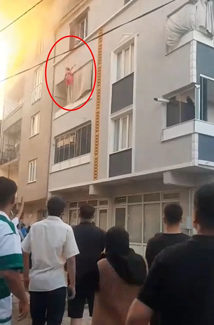 evvel torununu sonra kendini atti 3uncu katta yasanan dehsetin yeni imaji ortaya cikti 1 nXaXQOZ3