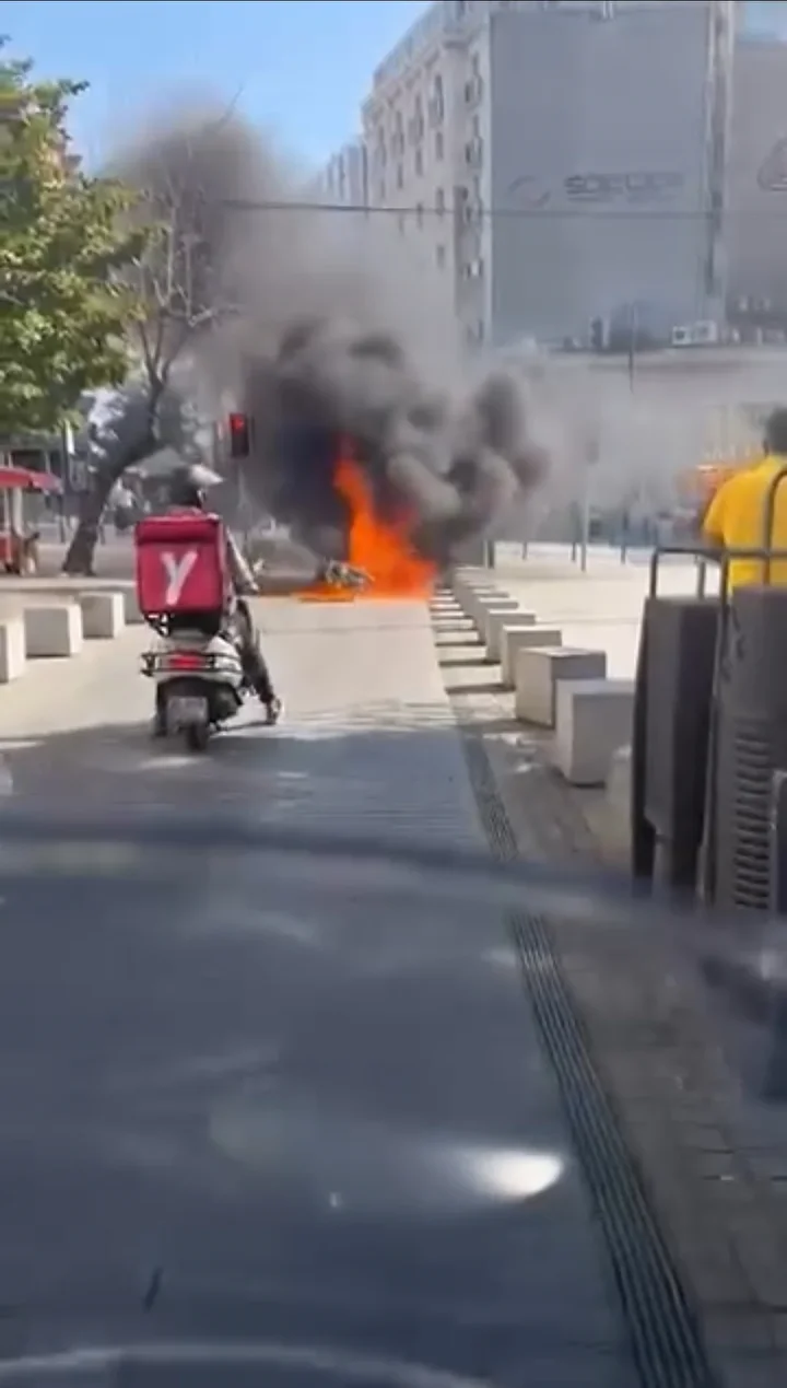 fatihte trafikten men edilen motosikletini atese verdi sinirle yaktim 2 h5dB2vkB