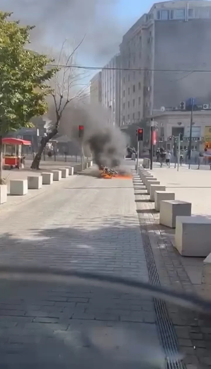 fatihte trafikten men edilen motosikletini atese verdi sinirle yaktim 3 4WD5OyMi
