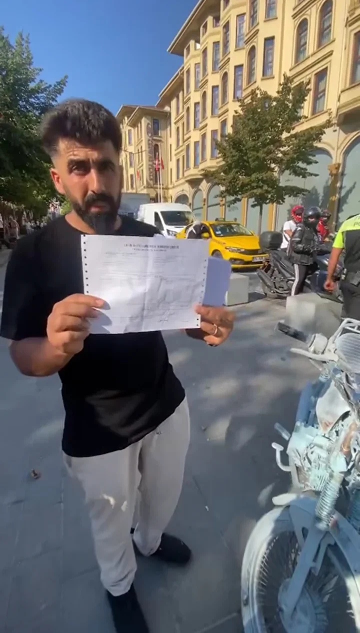 fatihte trafikten men edilen motosikletini atese verdi sinirle yaktim 4 mhNuNNck