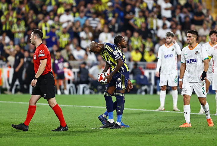 fenerbahce alanyaspor macinda kural kusuru mi yapildi mac tekrar edilecek mi 2 YRhF8APu