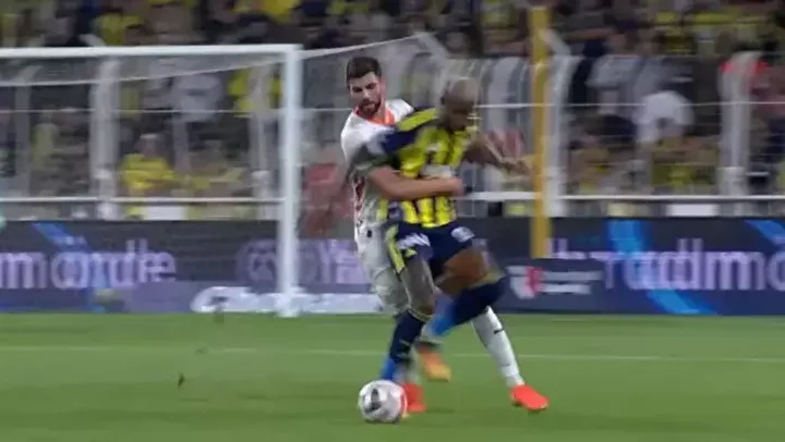 fenerbahce alanyaspor macinin tartismali durumlari gundem oldu eski hakemler ne dedi 4 Y1cnMzPD